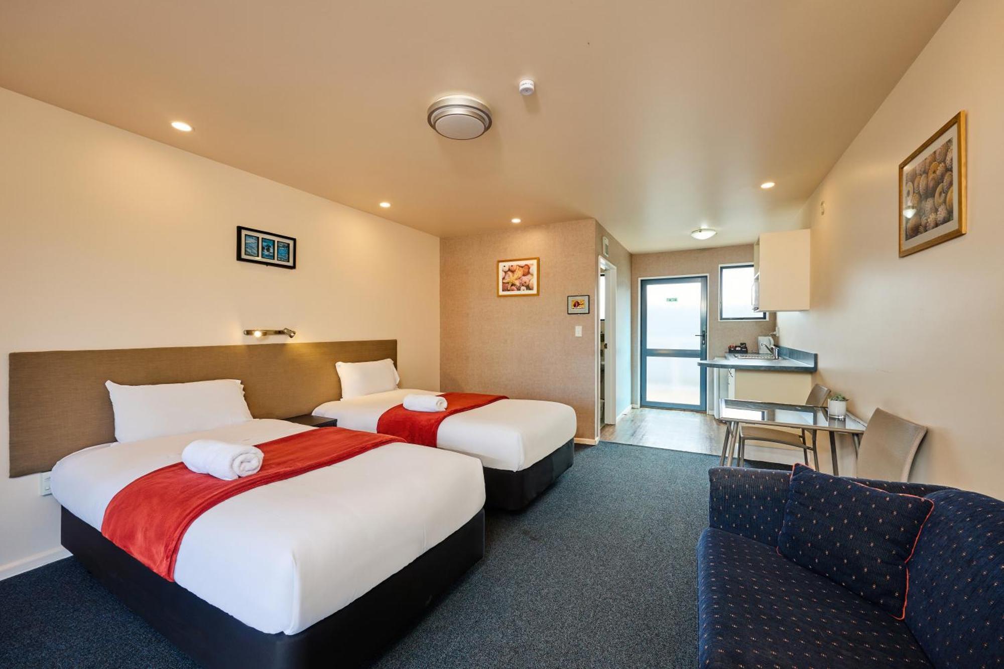 Mediterranean Motel Кайкура Екстериор снимка